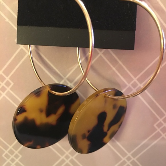 SOLD  ML - Picture 2 of 4